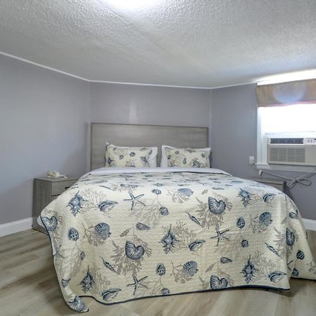 Windrift Motel Уест Ярмут Екстериор снимка