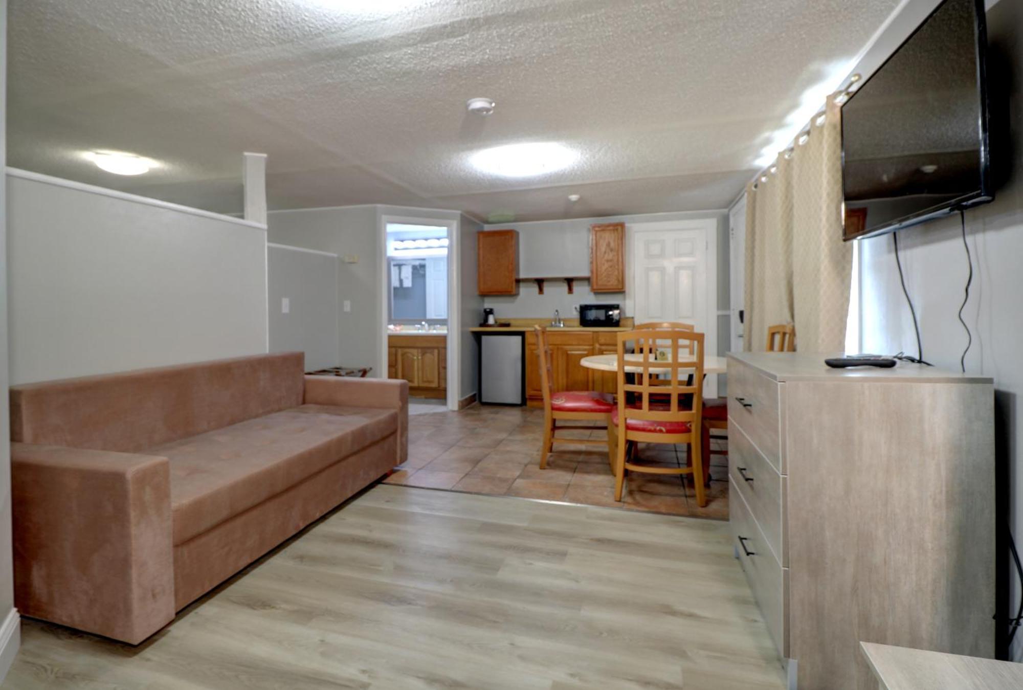 Windrift Motel Уест Ярмут Екстериор снимка