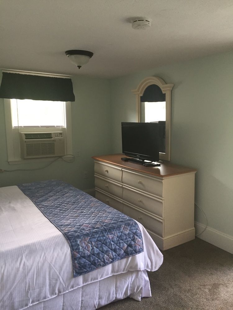 Windrift Motel Уест Ярмут Екстериор снимка